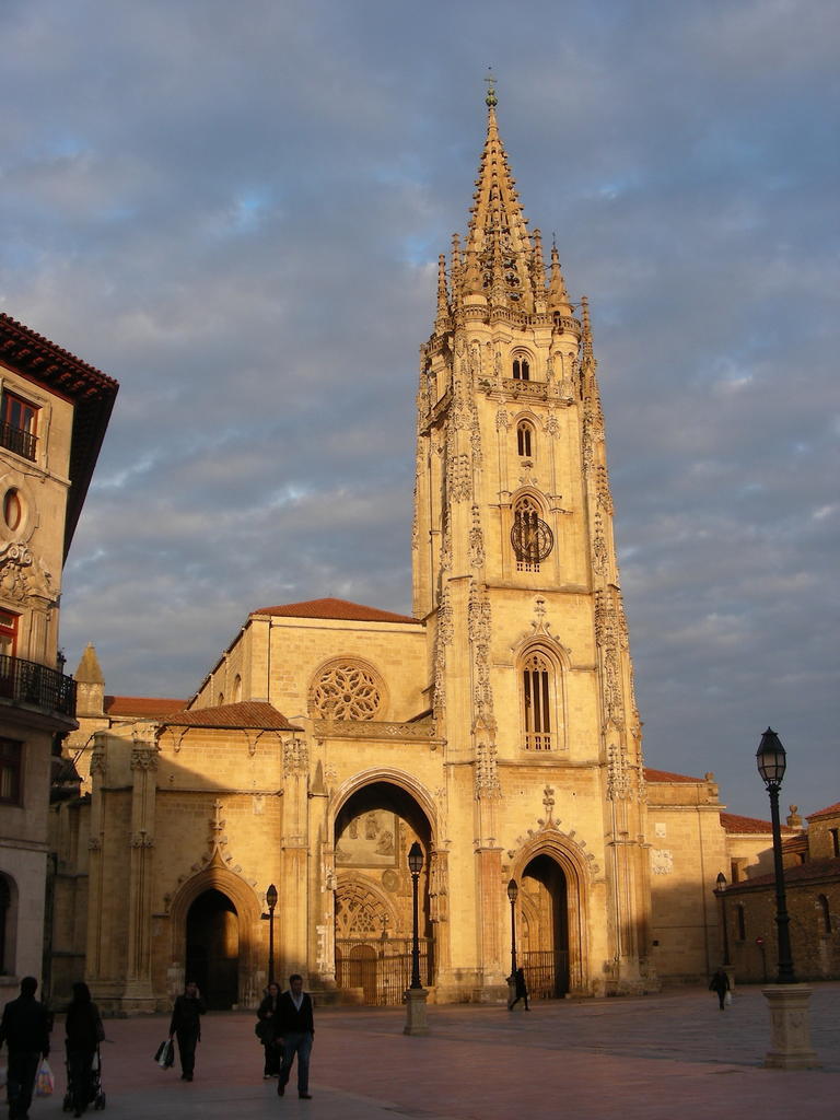 Catedral Oviedo_III Jornadas Arqueologia Medieval_2015